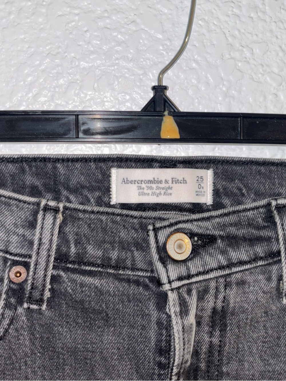 Abercrombie & Fitch 90s Straight Ultra High Rise Black Jeans Size 25 - Picture 4 of 6